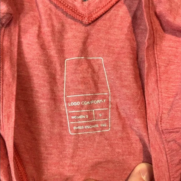 SET OF TWO! ON Cloud Running Women's Light Green and Coral Tees size small - Picture 4 of 10